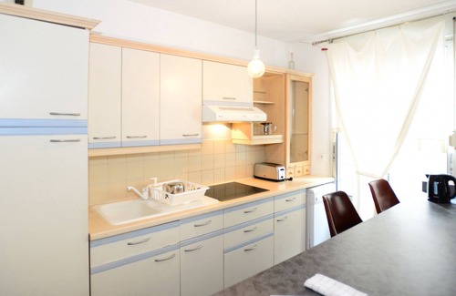 Puvis De Chavannes - Le Lycee Apartment | Discover Maréchal - Appart'Ambiance: Rated 9/10 Stays