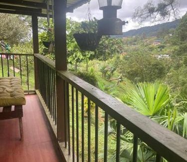 Dagua House | Family-Friendly Cabaña María Ce with Hot Tub and Kitchen