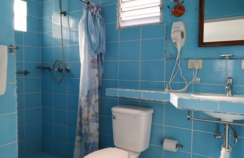 Cienfuegos House | Guest Rated Mar Azul: Spa, Breakfast & Family Friendly Stay
