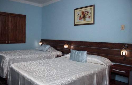 Cienfuegos House | Guest Rated Mar Azul: Spa, Breakfast & Family Friendly Stay