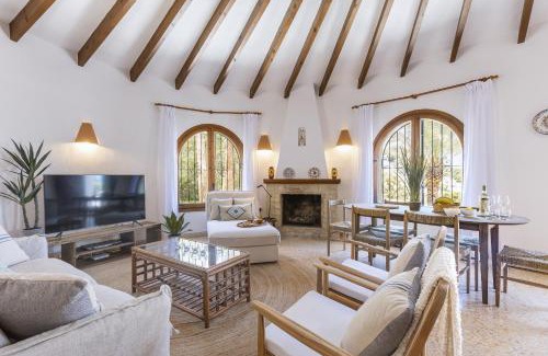 Mar Azul Villa | Oceanfront Retreat at Mar Azul - 4-Star, Rated 9/10