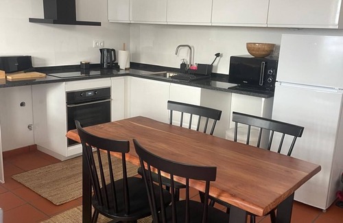 Urzelina Apartment | Mar D'Abstração - Carpe Diem Apartment