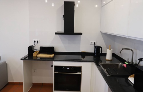 Urzelina Apartment | Mar D'Abstração - Carpe Diem Apartment