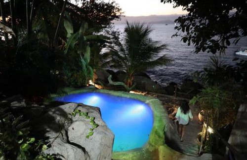 Praia de Aracatiba Hotel | Oceanfront Relaxation at Mar da Lua with Pool & Breakfast