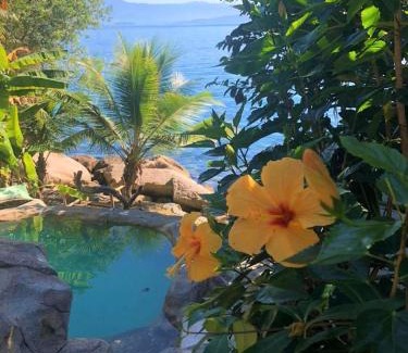 Praia de Aracatiba Hotel | Oceanfront Relaxation at Mar da Lua with Pool & Breakfast