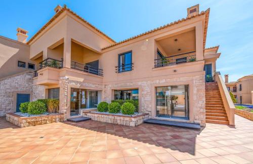 Praia da Luz Resort | Experience Mar da Luz Resort: Oceanfront Bliss Awaits