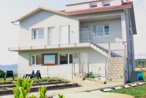 Porto do Son Apartment | Discover Mar de Queiruga 21 Enxa: Family & Pet Friendly Stay