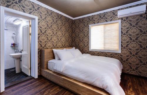 Jungmun House | Family-Friendly Retreat at Mar En Luz - 4-Star Comfort
