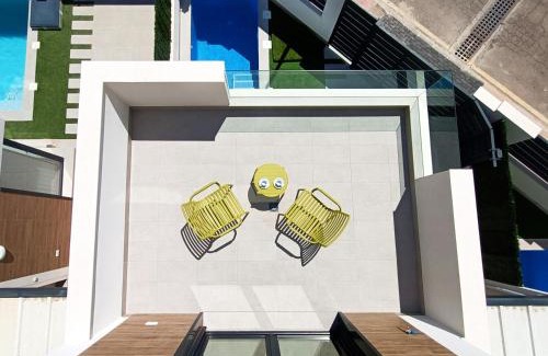 Los Alcazares Villa | Oceanfront Bliss at Mar Menor Sea View - 4-Star Stay