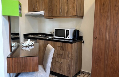 Beirut Apartment | Cozy Mar Mkhayel Studios: Family-Friendly with Breakfast