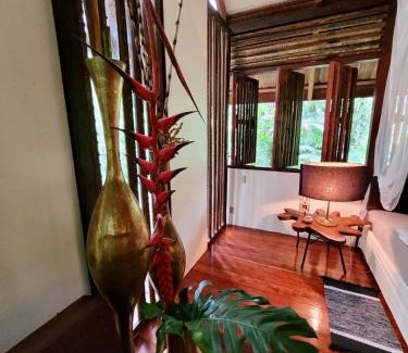 Chiguata Bed & Breakfast | Oceanfront Mar Verde Lodge: Rated 10/10 for Guest Satisfaction