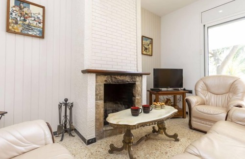 Alcanar House | Experience Mar y Montaña: Oceanfront Retreat with Pool