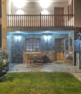 San Pedro de la Ribera House | Pet-Friendly Mar y Montaña: Oceanfront Retreat with Top Ratings