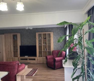 Baia Mare Apartment | Family-Friendly Getaway at Mara Central - Guest Rated 9.8