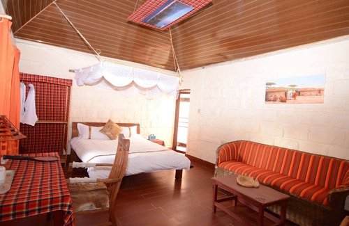 Ololaimutiek Cabin | Enchanting Mara Chui Resort: Family-Friendly Getaway