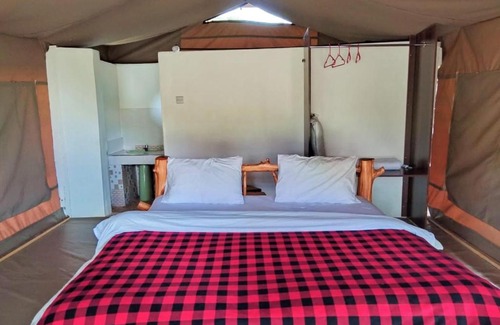 Ololaimutiek Hotel | Experience Nature at Mara Osirua Camp - Pet Friendly Retreat