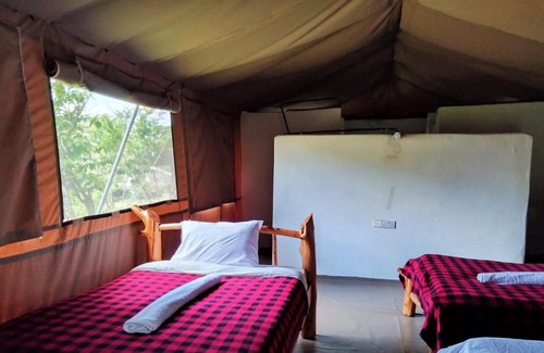 Ololaimutiek Hotel | Experience Nature at Mara Osirua Camp - Pet Friendly Retreat