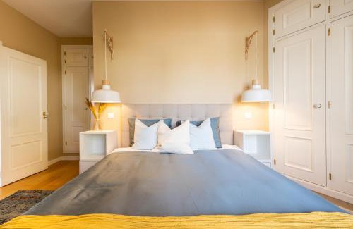 Alvor Villa | Exceptional Marachique Villa: Oceanfront Bliss in Torralvor
