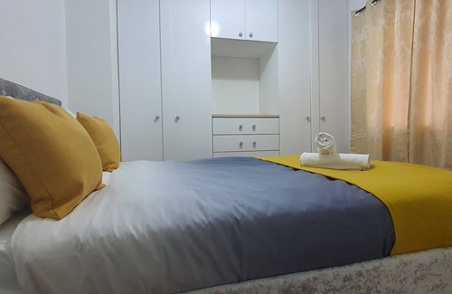 Watford House | Discover Marahome: Family-Friendly Stay with Breakfast