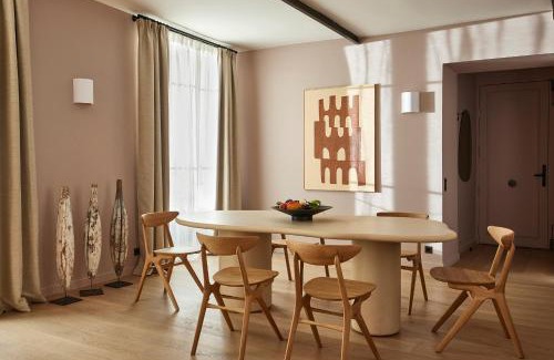 Enfants-Rouges Apartment | Elegant Marais Apartment with Child-Friendly Amenities