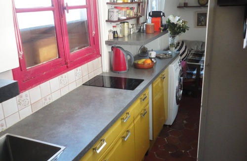 Enfants-Rouges Apartment | Sunny Marais One Bedroom Apartment with Hot Tub & Spa