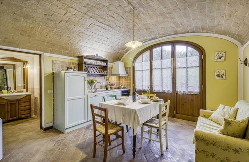 Castelfiorentino Apartment | Relaxing Stay at Maramaldo Morellino with Shared Pool in Chianti