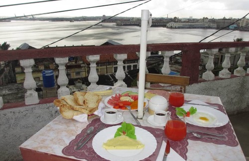 Municipality of Regla House | Discover Maramar: Family-Friendly Retreat with Spa & Breakfast