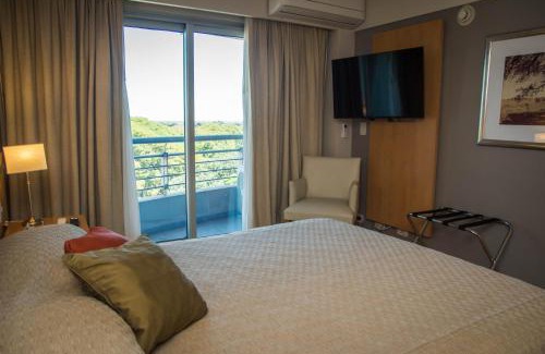 Parana Hotel | Discover Maran Suites & Towers: Oceanfront Bliss Awaits