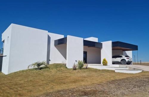 Alta Gracia House | Beautiful Casa with Pool Near Lago Los Molinos