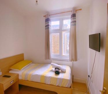 Whitechapel House | Elegant Marbel Aldgate Hotel - Ideal for Your Next Stay