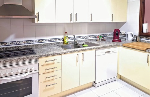 Castillo de Sabinillas Apartment | Beachside Apartment for 6 in Marbella - Guest Rated 9.8