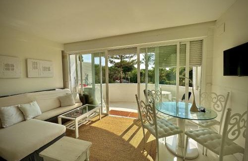 Urbanizacion Marbessa Apartment | Marbella Coronado Studio w Pool by Homing