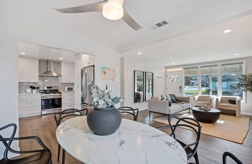 Linda Mar House | Relax in a Designer 3BR Home with Hot Tub & Spa