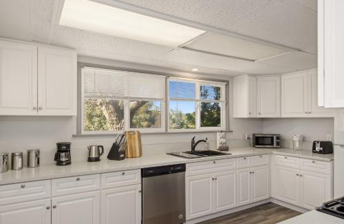 Cabazon House | Spacious 4BR Retreat Near Morongo Casino & Family-Friendly