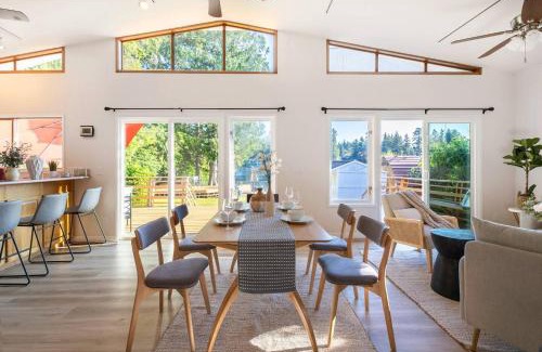 Maple Heights-Lake Desire House | #Marbella Lane - Hidden Gem on Scenic Shady Lake