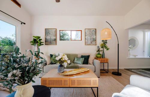Maple Heights-Lake Desire House | #Marbella Lane - Hidden Gem on Scenic Shady Lake