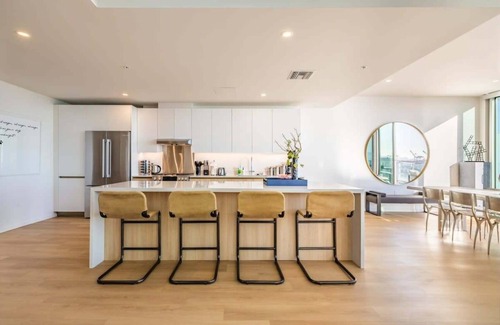 Waterfront Condo | Outstanding 3BR Penthouse at Marbella Lane - Top Rated Stay