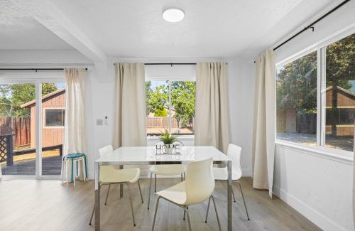 San Tomas House | Family-Friendly Holiday Homes in Beautiful California, USA
