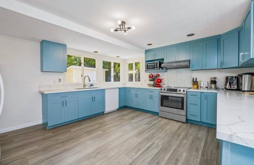 Kaneohe House | Experience @ Marbella Lane - Sunshine Seascape with Ocean Views