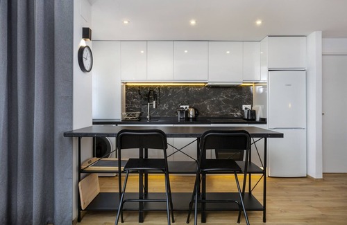 Golden Mile Apartment | Marbella Real - Family-Friendly 2 Bedroom Apartment Retreat