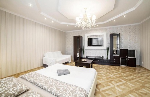 Nizhniy Novgorod City Centre Apartment | Elegant Marble Apartment in Central Location - 10/10 Rated