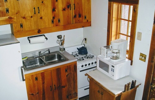 Marble House | Relaxing Marble Lodge at Beaver Lake Retreat Campus