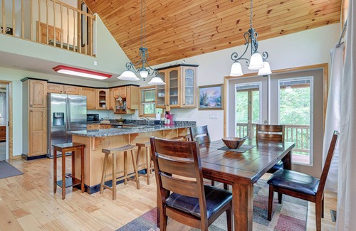 Marble Cabin | Marble Mountainside Retreat with Deck and Spa Amenities
