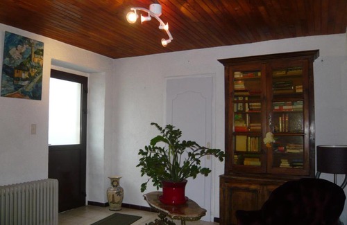 Saint-Paul-Trois-Chateaux House | Budget-Friendly Stay at MARC - Guest Rated 8.6/10
