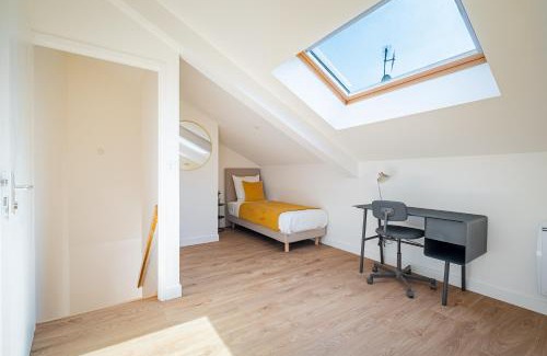 Route de Vannes House | Comfortable Marc's Flat with Kitchen & Family-Friendly Vibes