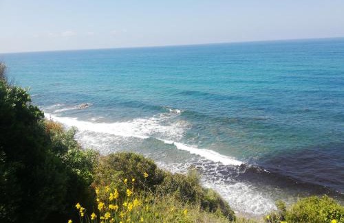 Caprioli Apartment | Pet-Friendly Retreat at Marcello e Lucia with Ocean Views