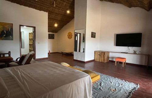 Lome Cabin | Marcelo Beach Club: Ocean View Retreat with Pool & Dining