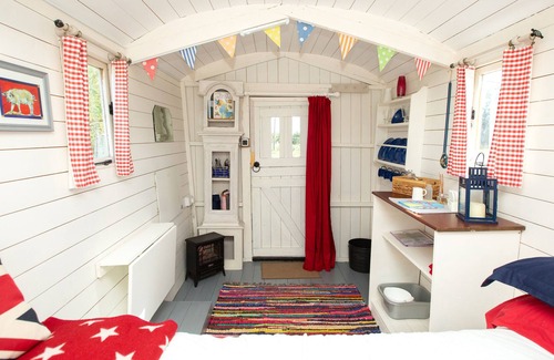 Huntingdon House | Experience March Shepherd's Hut: Hot Tub & Sauna Access
