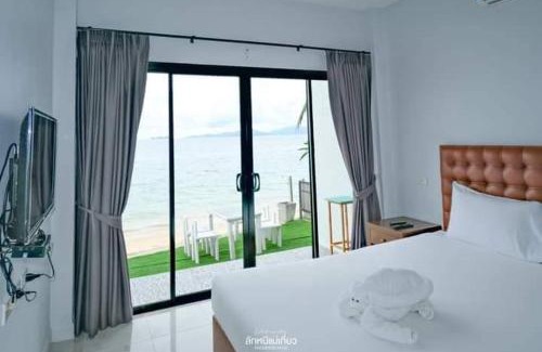 Bang Po Hotel | Beachfront Bliss at March Samui Resort with Ocean Views