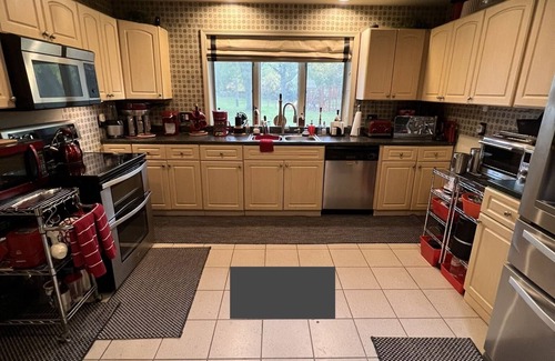 Southfield House | Woodsy Wonderland Suite: Family-Friendly Retreat in Detroit